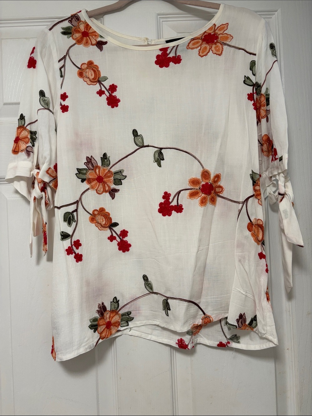 White Floral Embroidered Tie-Sleeve Tunic